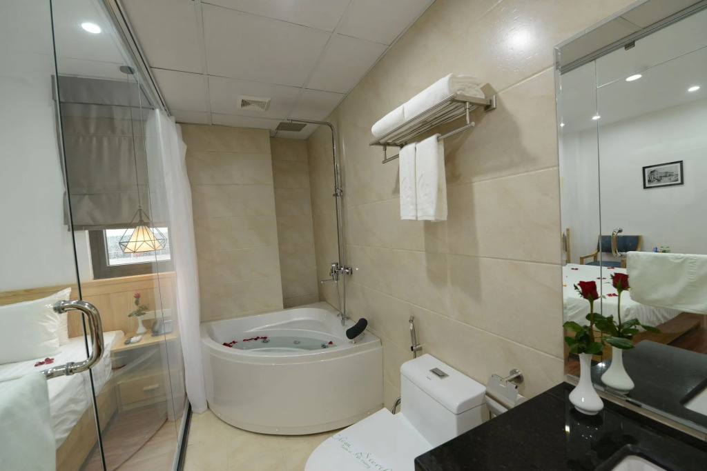 Blue Hanoi Inn City Hotel