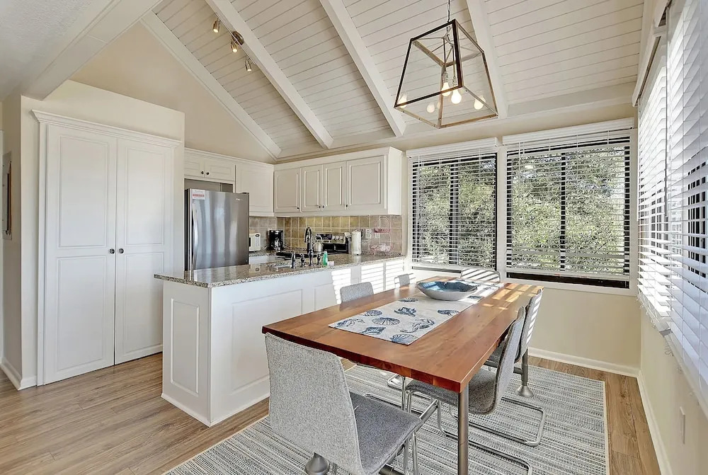 Updated Seabrook Villa -- Near Beach & Pool! Villa
