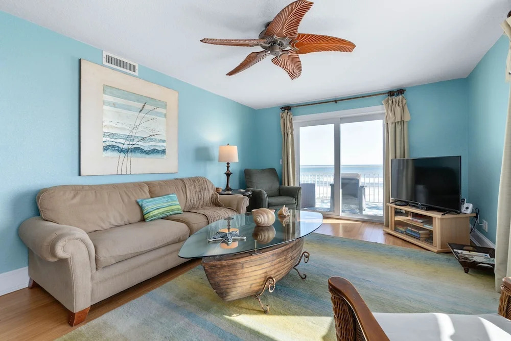 Oceanfront 2 bed 2 Bath Condo New Smyrna Beach