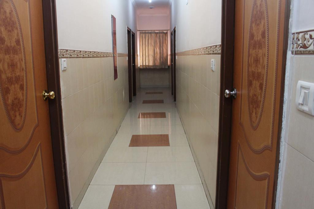 OYO 3033 Radiant Hotel