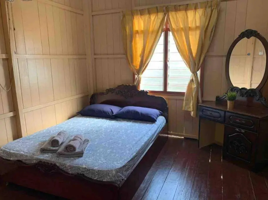 Orked Lycaste Wooden Village Chalet