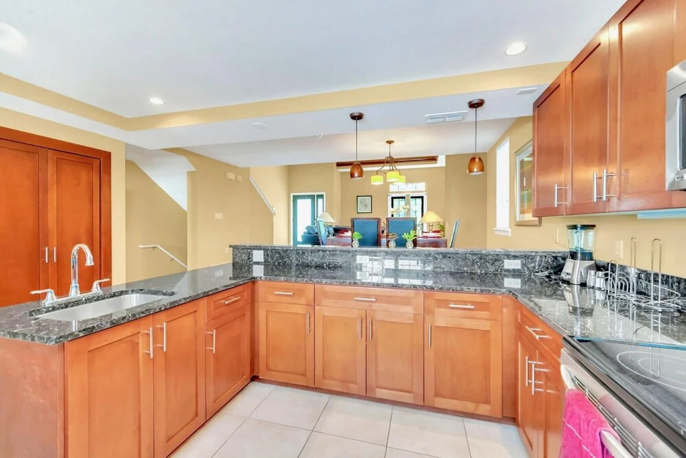 4BR Townhome in Damai Resort With Netflix