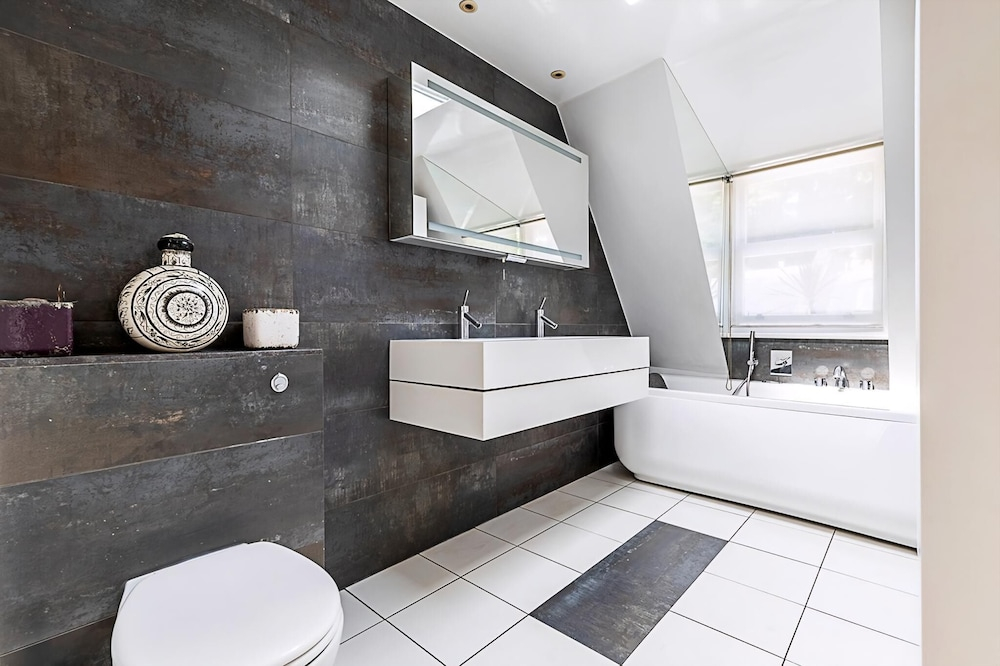 Stylish Mews Home in Kensington