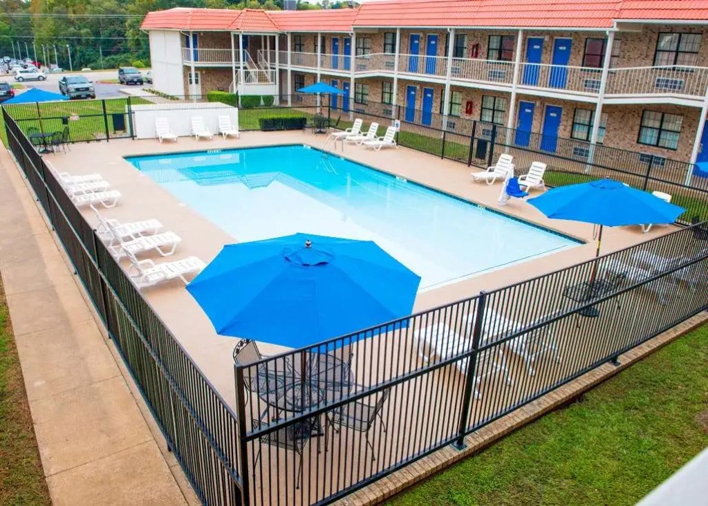 Motel 6-Palestine, TX