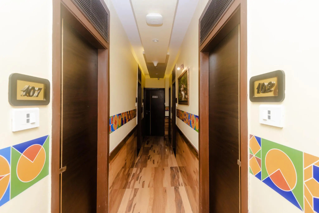 OYO 40285 Hotel Adlon