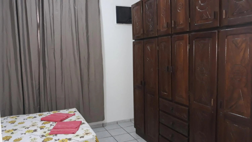 Casa 10 Completa Com Ar Cond Térrea Toda Sua Não Divide com Ninguem Exc Localização Centro Praia da Costa