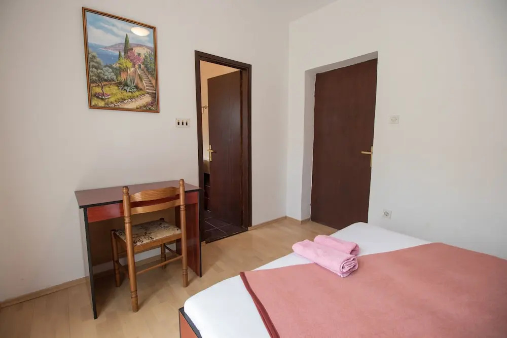 Apartments and Room Ruzica