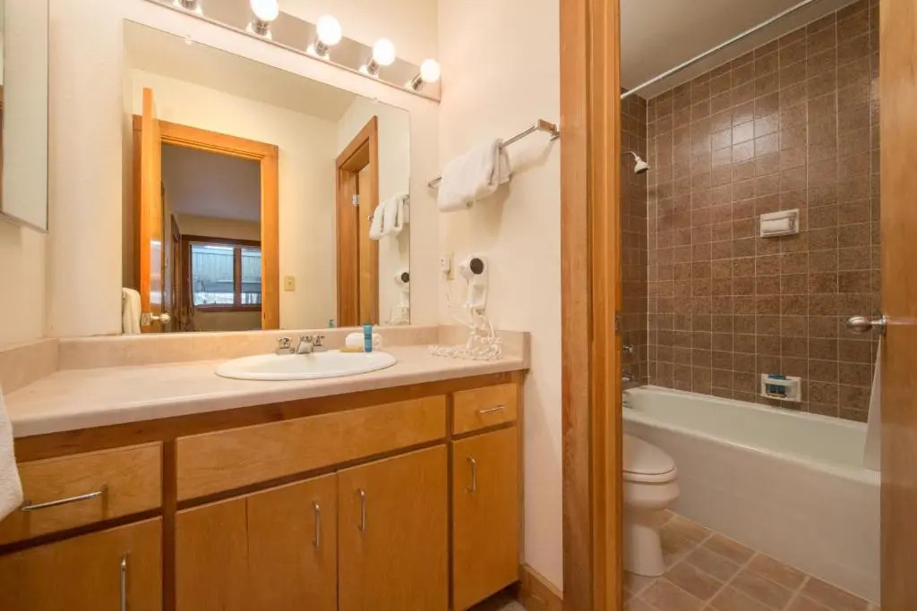 JHRL - Crystal Springs #403, Amazing base location