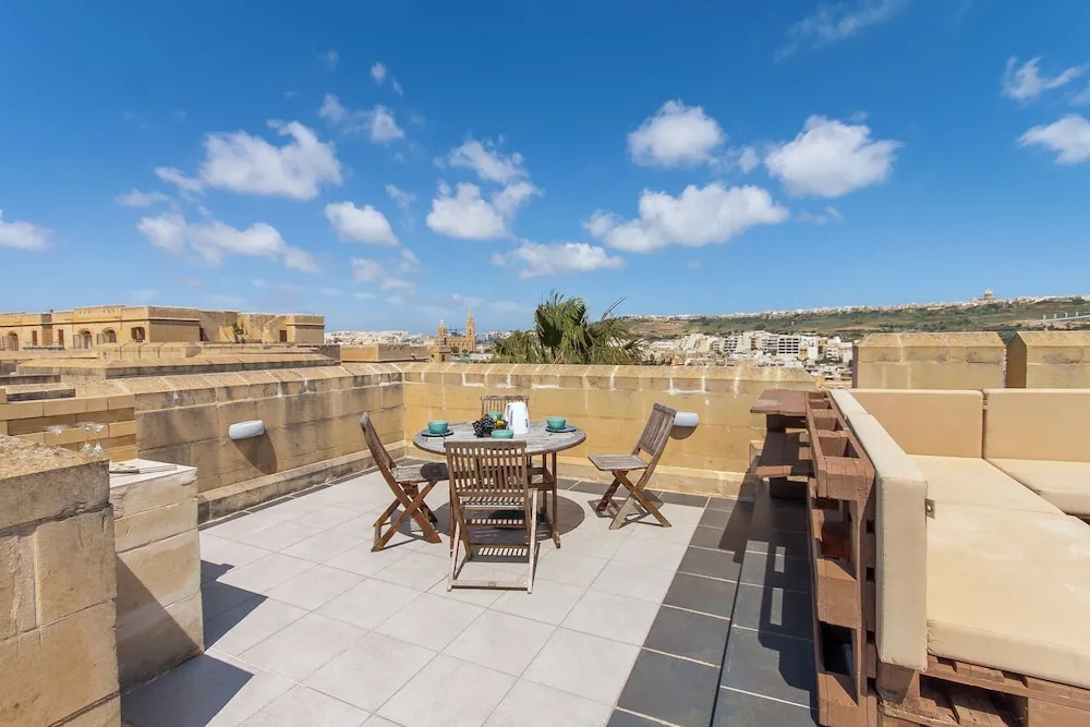 Getaway Npetto Gozitan Villa - Happy Rentals