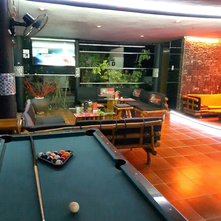 Micky Santoro Hotel & Restaurant