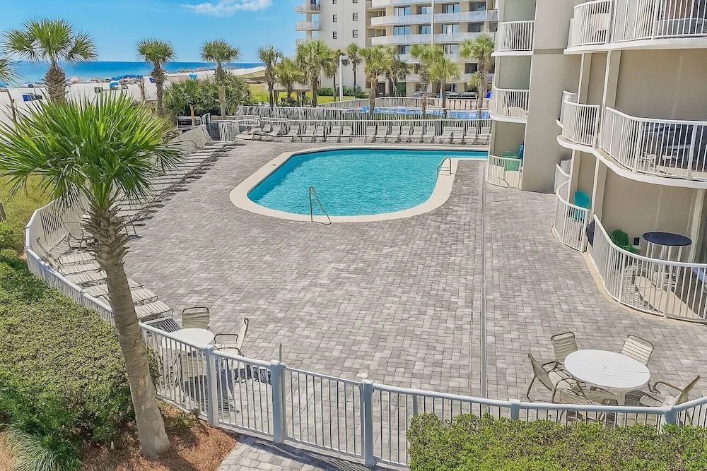 Tradewinds 1303