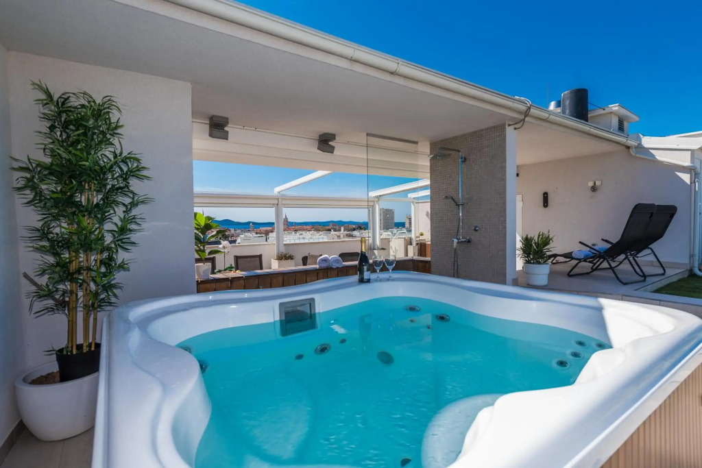 Penthouse with roof terrace