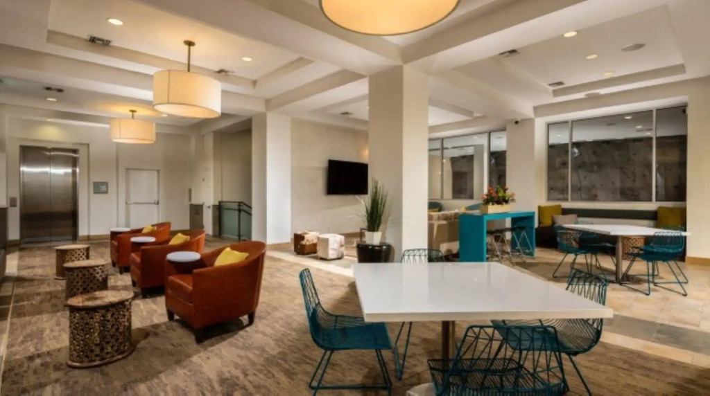 Global Luxury Suites at Tiverton Ave