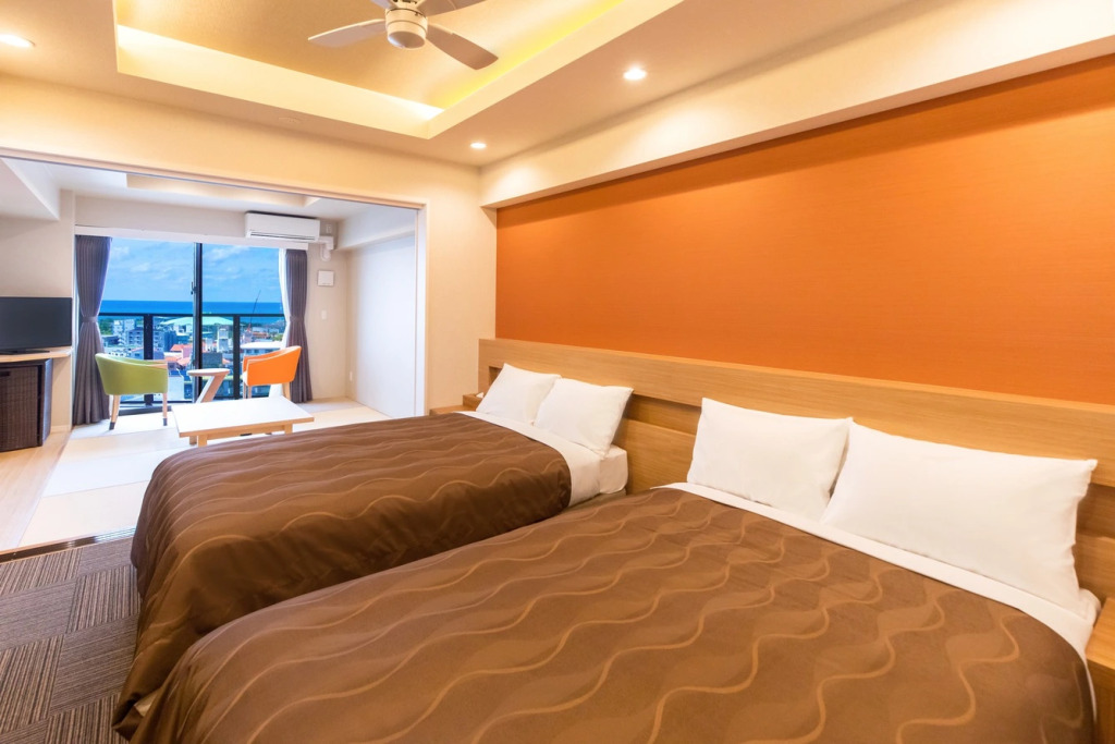 Yenns Marina Inn Mercy