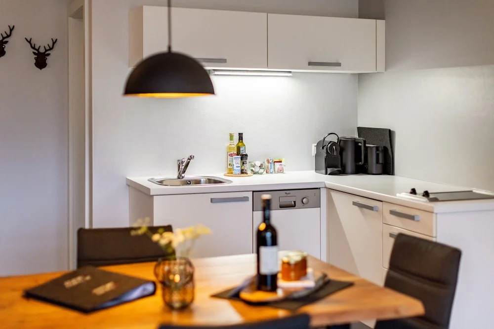 der Sonnberg Alpinlodges - Apartments mit Seeblick, privater Sauna und Self Check-In