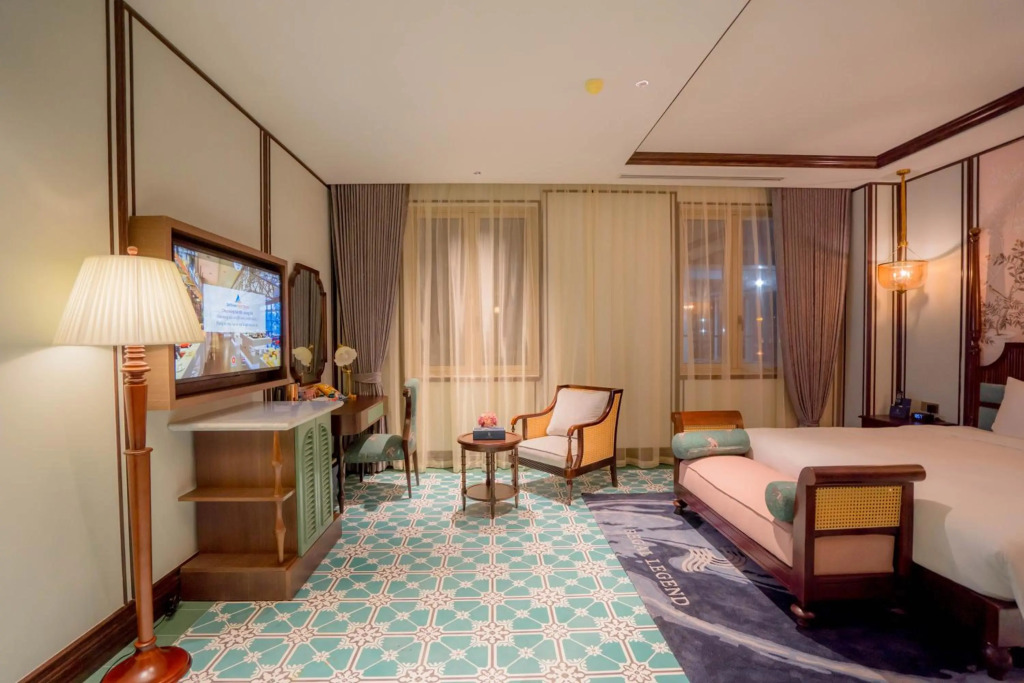 Regal House Hoang Van