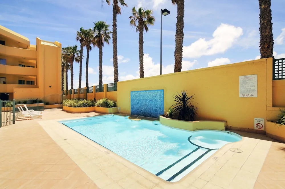 Sandcastles Beachfront ☆ Luxury Retreat Apartment