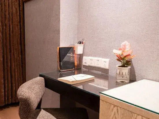 Yiyin Culture Hotel