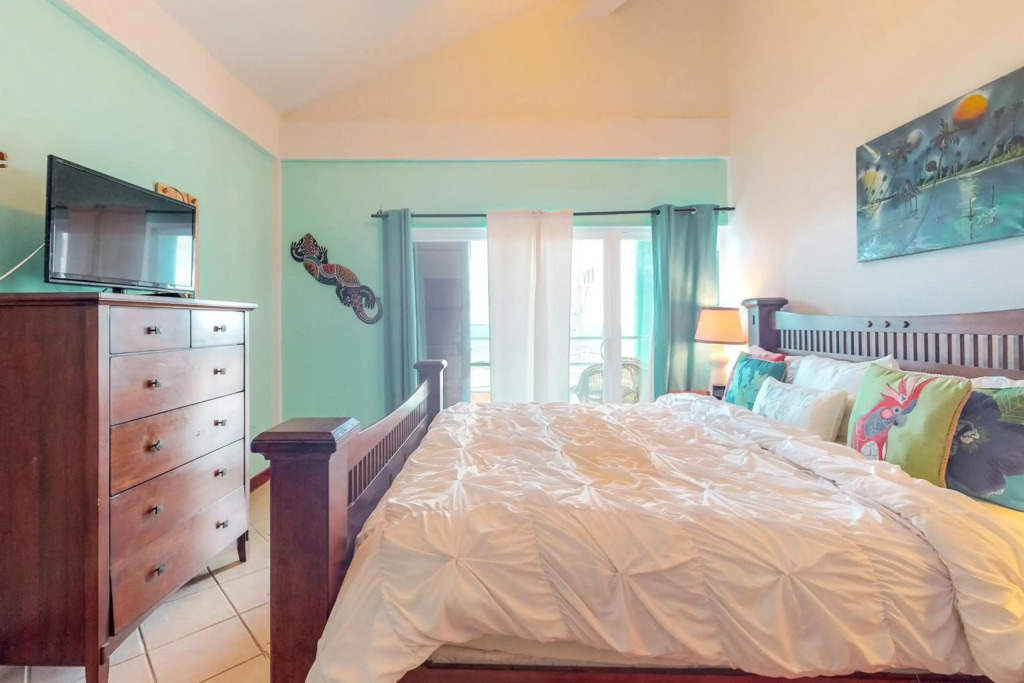 Suite E302 @ Mara Laguna