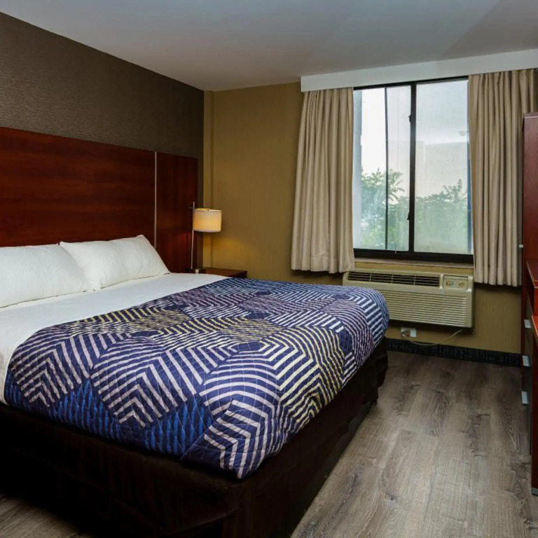 Prince Flushing Hotel