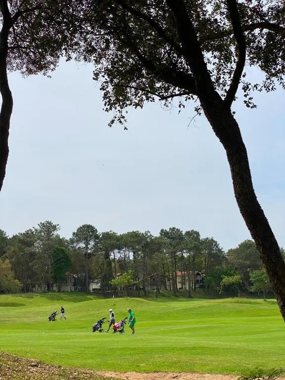 Appartement du Golf Les Bastides piscine et océan