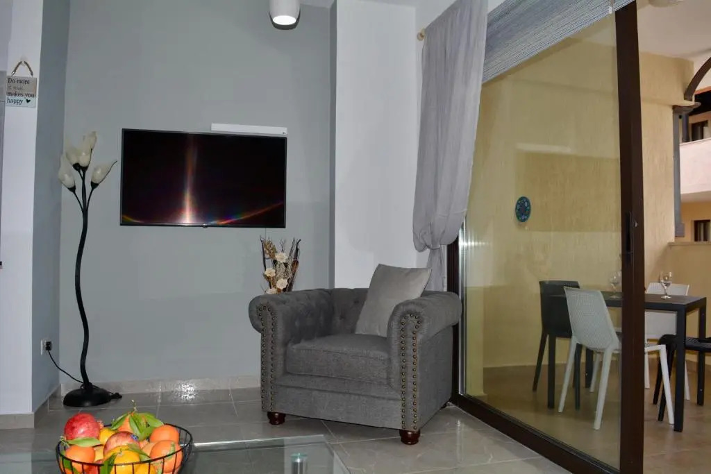 Queens Gardens - Kato Paphos - next to Kings Ave Mall --- by Yiota