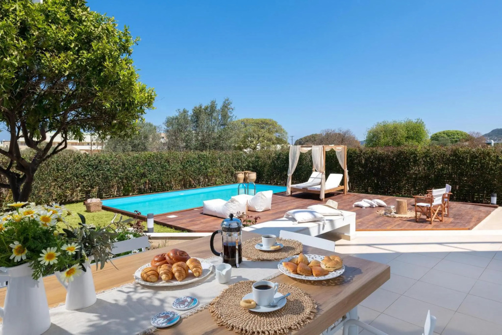 Love White Villa