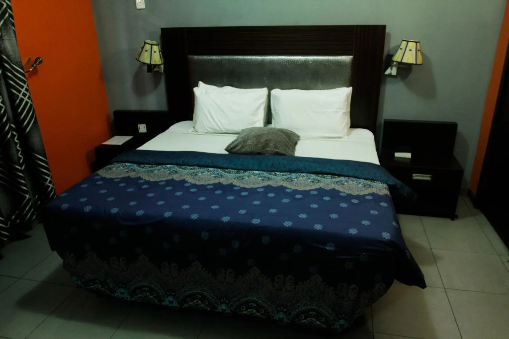 Crownedge Hotels