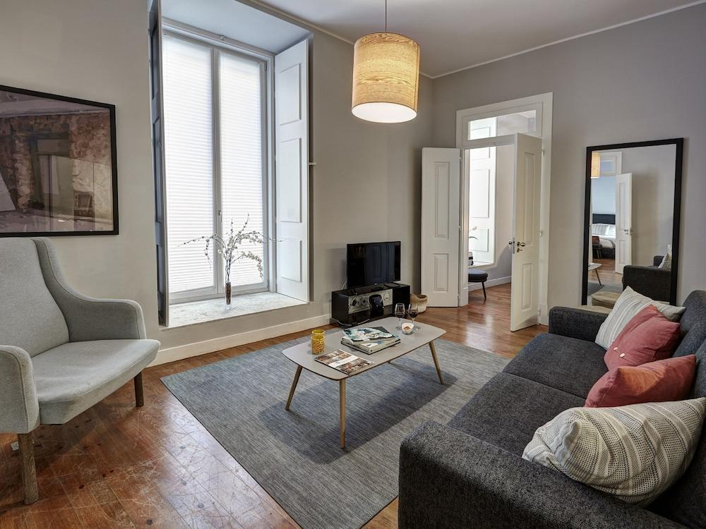 Canaan Lifestyle Apartments Lisbon Combro 77 by Get Your Stay