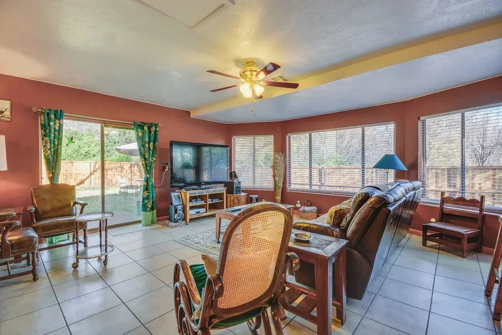 Artfully Decorated Cottonwood Home: Pets Welcome!