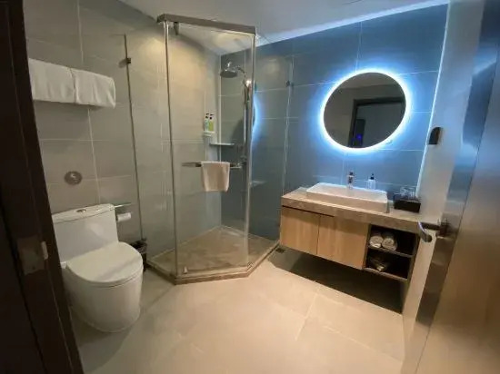 Homeinn (Xuzhou Feng County Zhongyang Avenue Wuyue Plaza Store)
