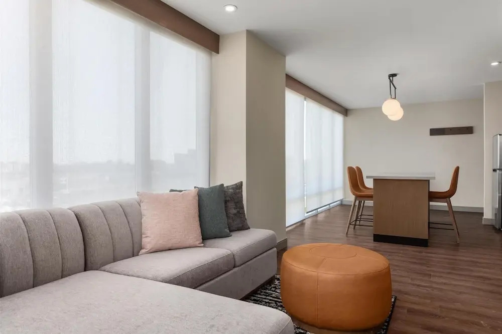 Hyatt House Mississauga / Airport Corporate Centre