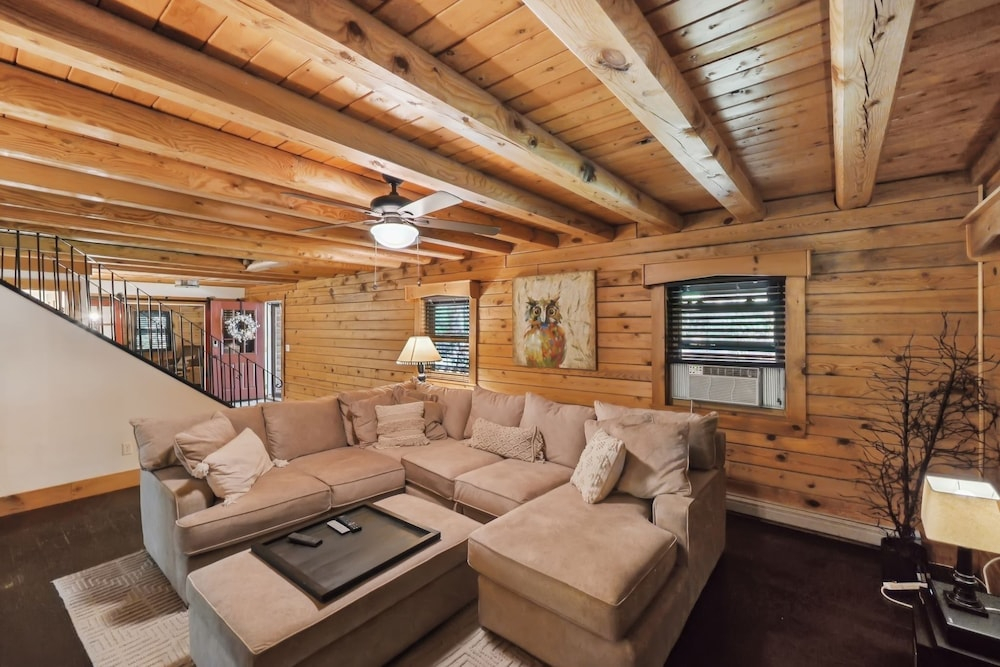 Cushing Home Family Cabin Near Wachusett Mtn 4 Bedroom Home