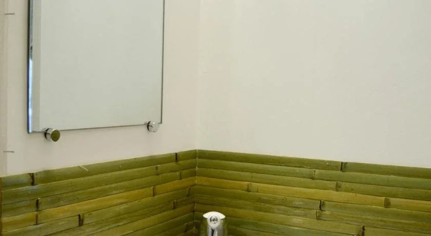 Tolik Hostel