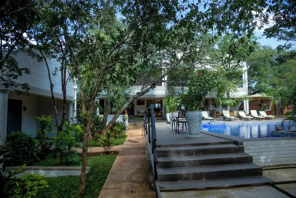 Kasambabezi Lodge