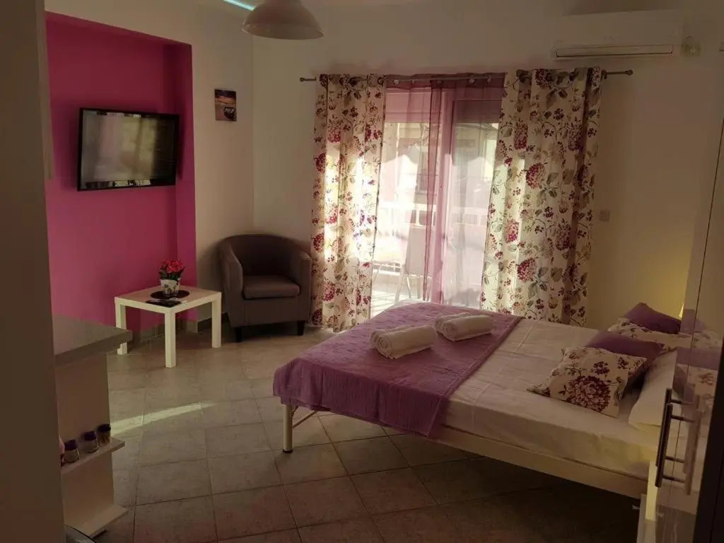 Trapeza Apartment and Studio