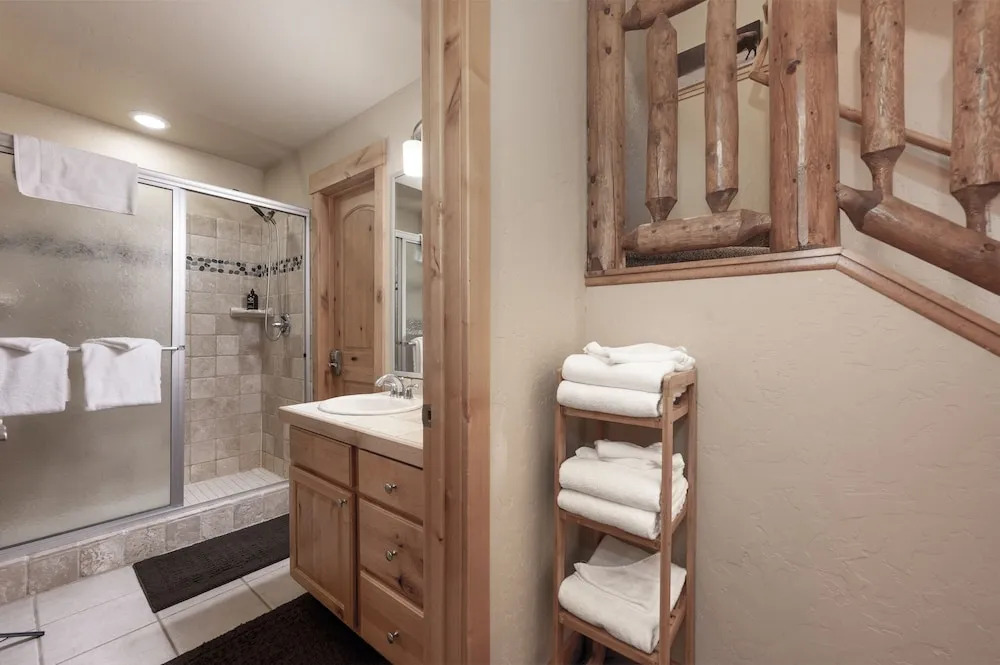 Antler Way At Lakota.... 3 Bedroom Townhouse by RedAwning