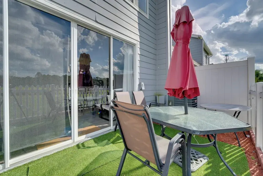 Pool + Patio: Family-friendly Townhome By Disney!