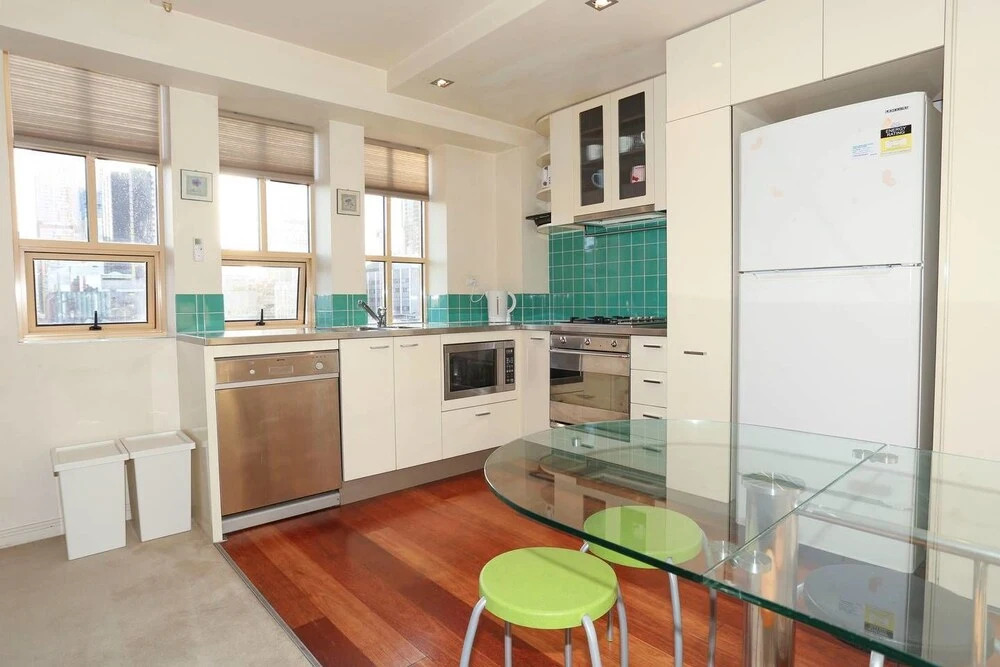 2 Beds 2 Baths Free Carpark behind State Library
