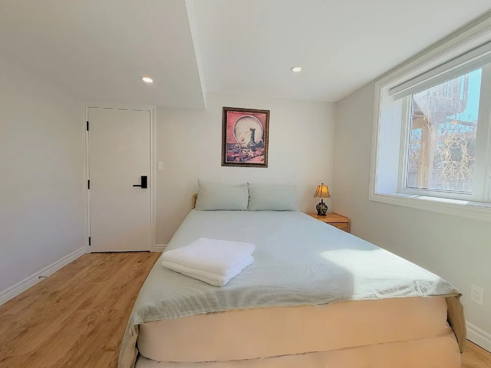 Cozy Rooms in Bright Walkout Suite - Newly Renovated in 2026