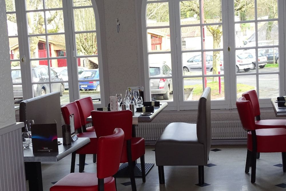 Hôtel Restaurant Le Cheval Blanc