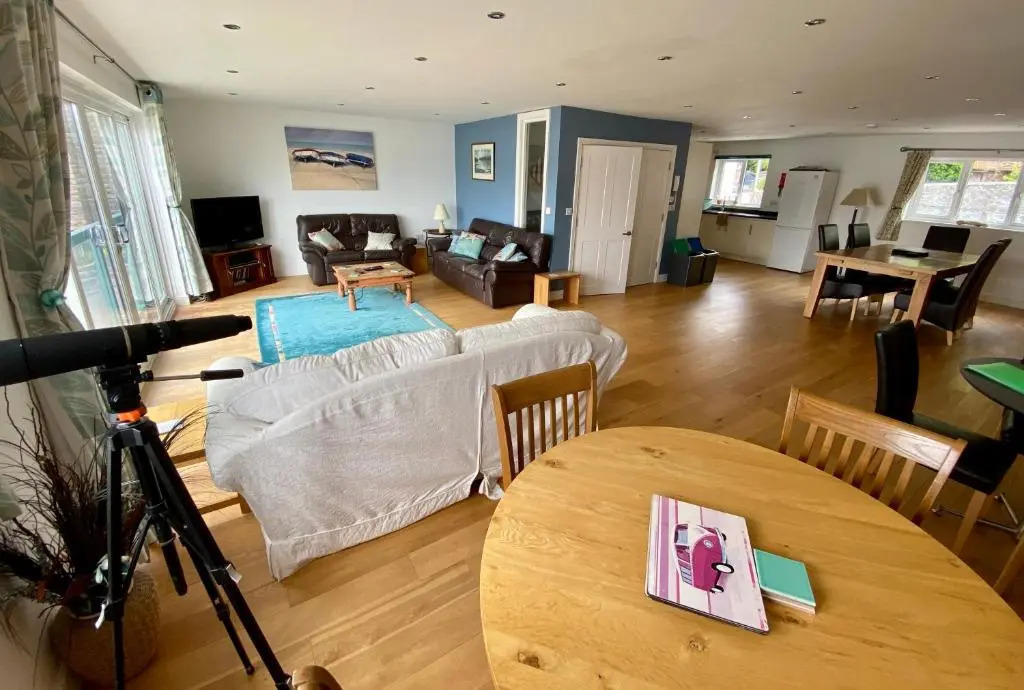 4 bed spacious modern townhouse with spectacular views over the river tamar
