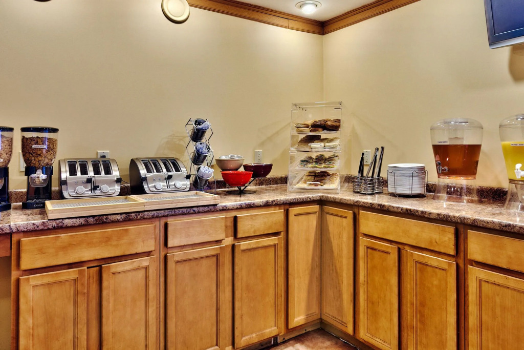 Casco Bay Hotel Portland Airport - Maine Mall, an Ascend Collection Hotel