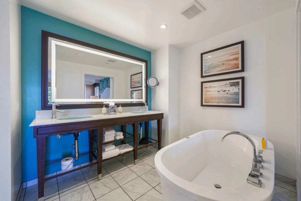 Kona Kai Resort & Spa, a Noble House Resort