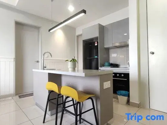 TRION The 101 Family Suite Pool & KL City View