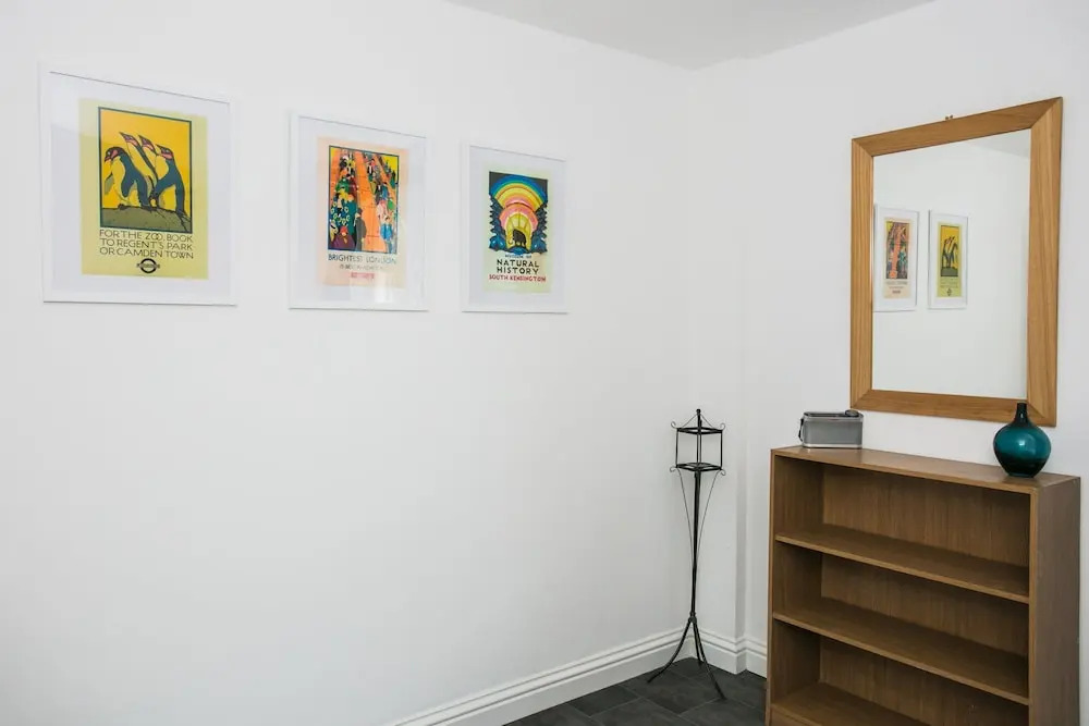 2 Bedroom Flat In Old Street With Private Balcony