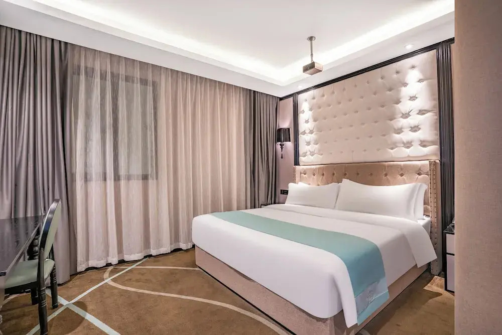 Pazhou XANA Deluxe International Hotel Pazhou Convention and Exhibition Center Changgang Metro Station Branch