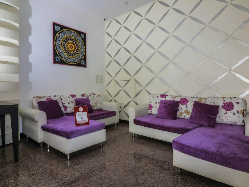 NIDA Rooms Patong Silk House