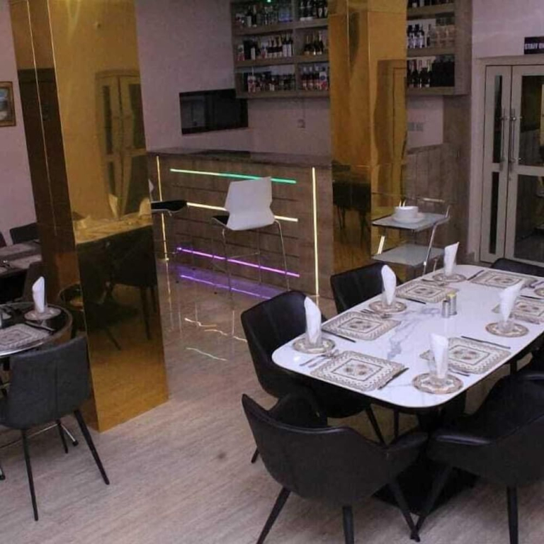 De-Rossi Hotel And Suites
