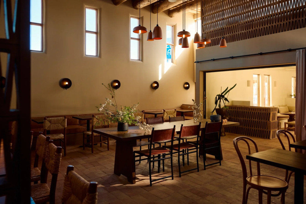 Indian Hills Inn, Taos Plaza